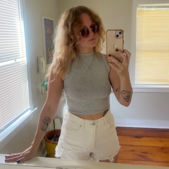 Meet your Posher, Lauren - Picture 1 of 1